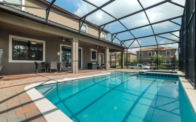 1301 Divot Way