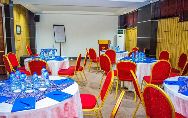 Golden Tulip Garden City Hotel - Rivotel