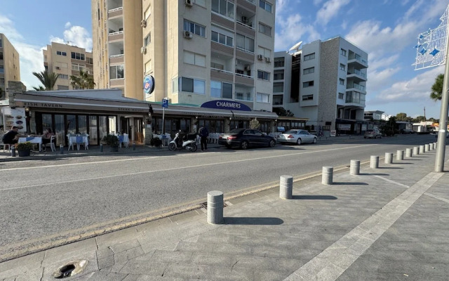 Seaside Larnaca Makenzie- 50m to Beach