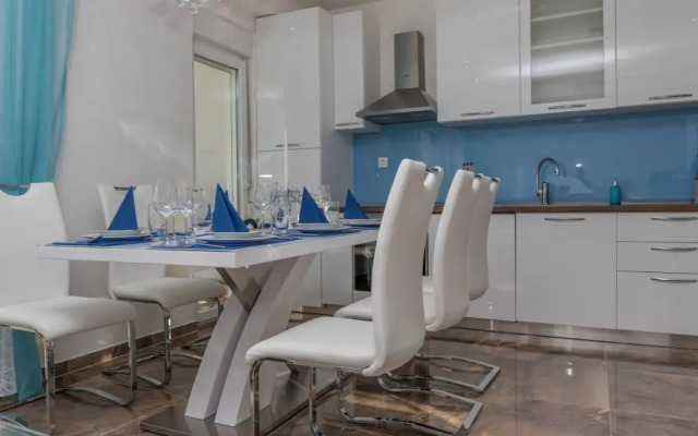 Spacious Novi Vinodolski Apartments With Terrace and Shared Pool