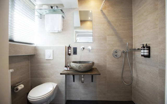 Quentin Hotel Golden Bear