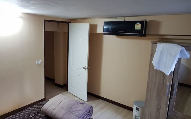 Everest Hostel
