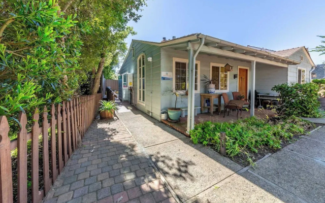 Snuggle Inn A Romantic Couples Retreat!