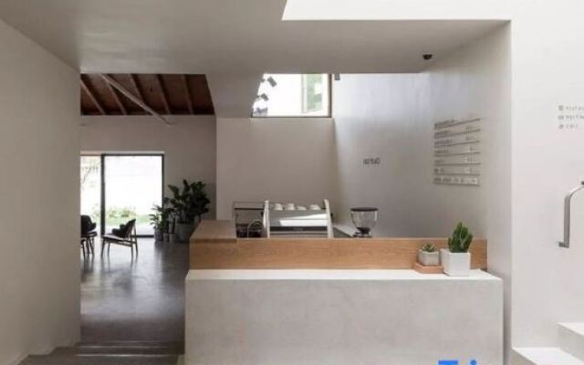 September Mountain Art Hotel