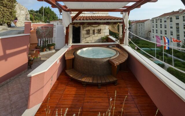 House Dina