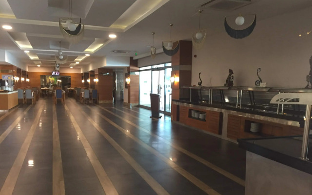 Ramada by Wyndham Rome / Verona