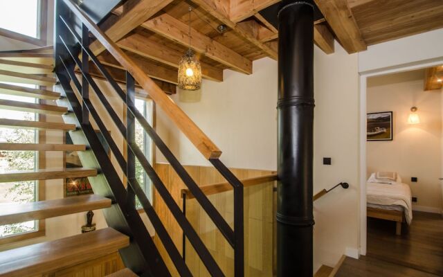 Cozy Chalet in Rhone Alpes With Terrace