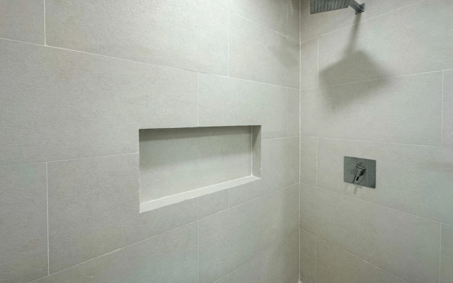 Steps to Sandy Beach Pool Renovated 2BR Condo