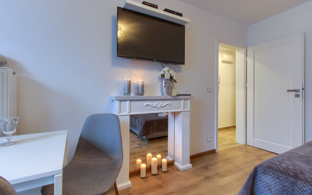 UNIT Short Rent Apartment by Warsaw Metro Station