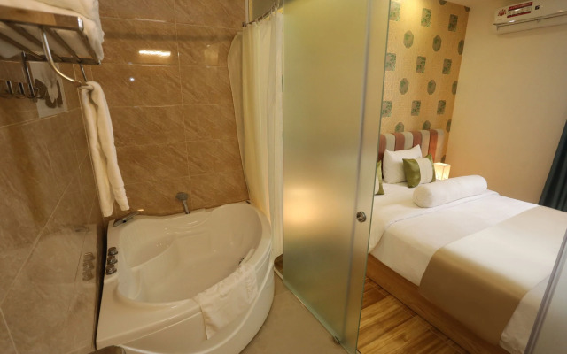 Thuy Sakura Hotel & Serviced Apartment