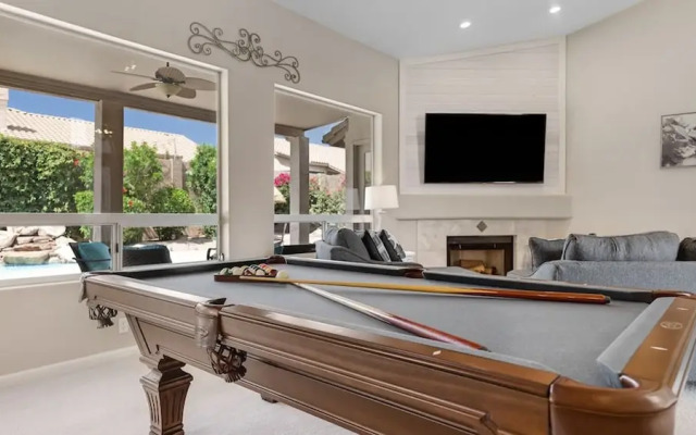 Amazing Home in Great Location W/backyard Oasis!