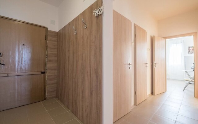 FM Deluxe 2-BDR Apartment with Terrace - Central City View