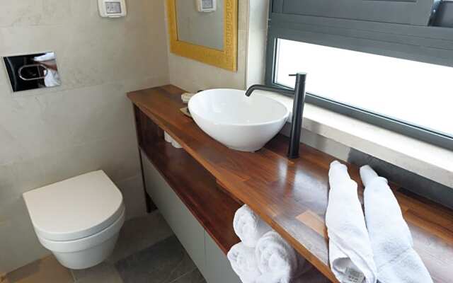 The Roof - By Sea Land Suites