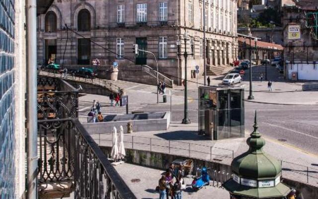 Cardosas Charming Apartment with Balconies