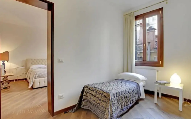 Grimaldi Apartments  - Scala Reale