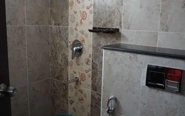 Solitaire Service Apartments