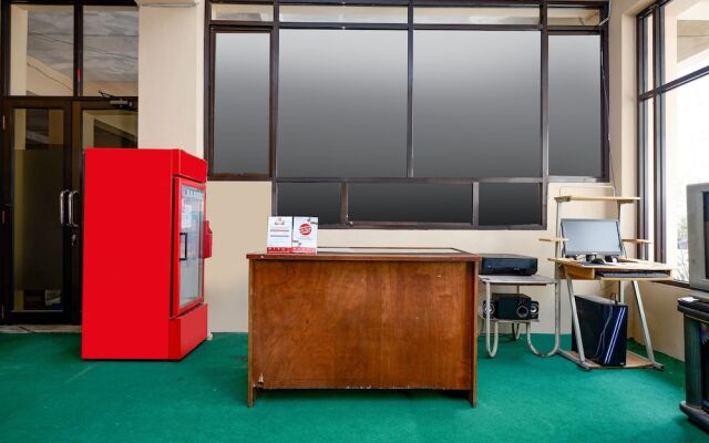 Hotel H&W Solo by OYO Rooms