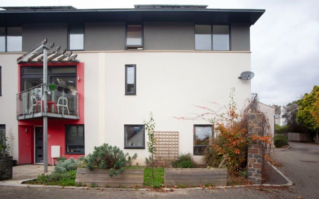 Special 3 Bedroom Townhouse With Parking in Bristol