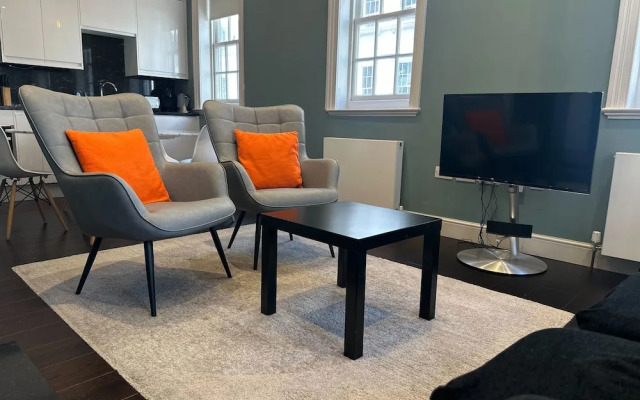 JOIVY Elegant 2 Bedroom Flat near Kensington Gardens