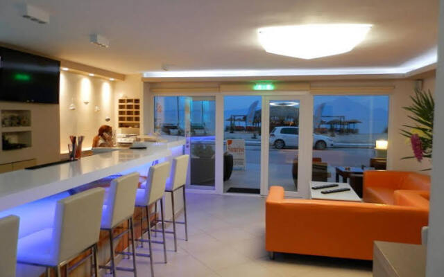 Hotel Sarti Beach
