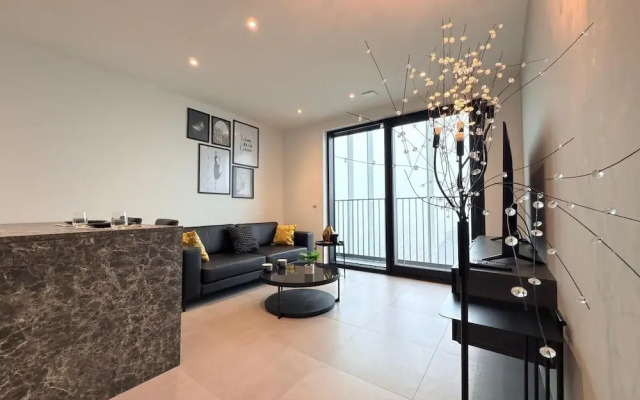 Beautiful 1 bedroom flat w terrace