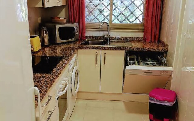 Spacious Neuva Andalucia 2 bed Apt