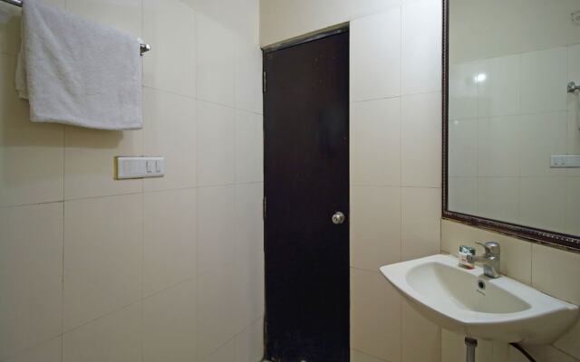 OYO 4754 Hotel Center Point