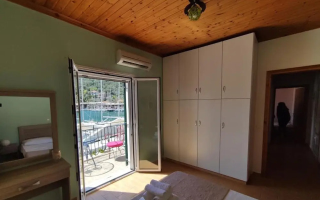 Fabulous apt. w breakfast near the sea