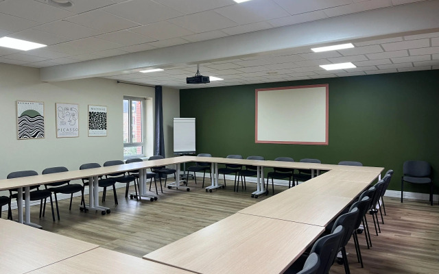 Brit Hotel L'Arrivée Guingamp