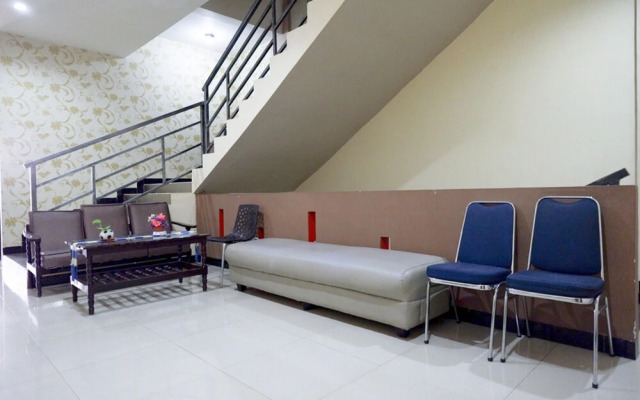 Reddoorz Plus Near Rs Hermina Kendari