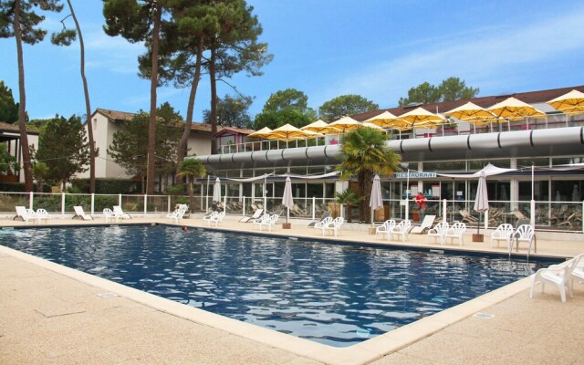 Azureva Ronce Les Bains