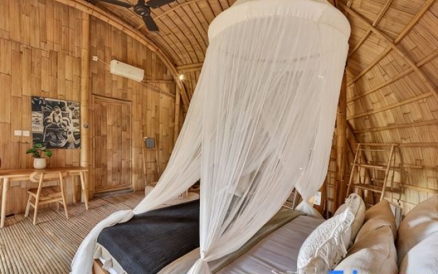 Noon V3 · Eco Bamboo Getaway in Seseh - Canggu - A Luxury Private Villa By Balinest Villas – Guest Rooms – Pererenan