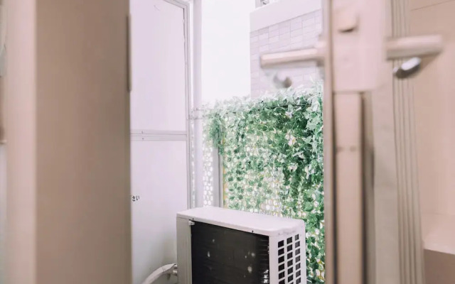 Minimalist Loft 302