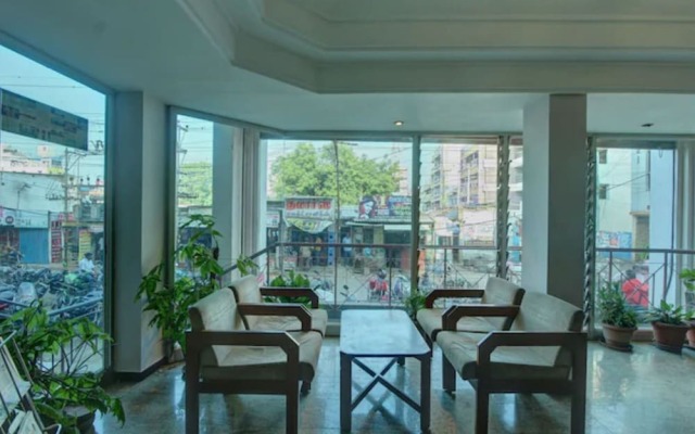 OYO 24579 Flagship Hotel Padmam