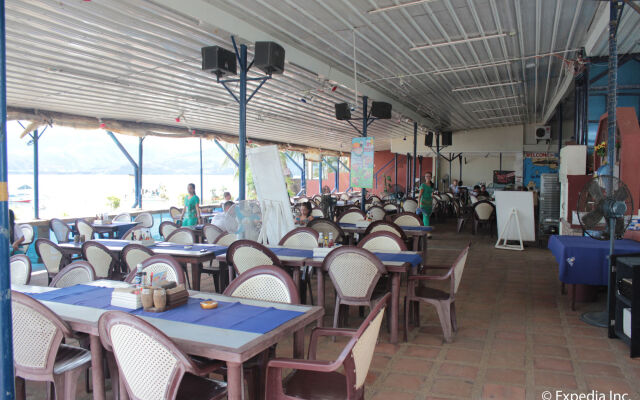 Blue Rock Beach Resort