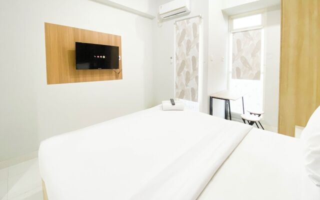 Homey 1Br Without Living Room At Amartha View Apartment