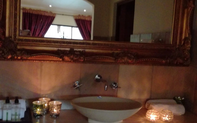 Shangri-La Manor - Adults Only