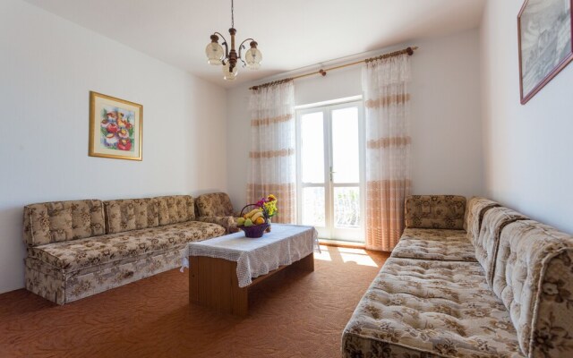 Alan Apartment