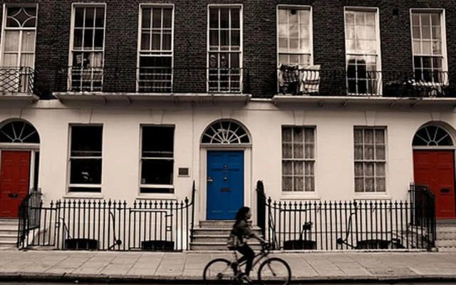 Sparkling Apartment in Kensington Olympia
