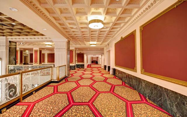 The New Yorker Hotel, a Lotte Hotel