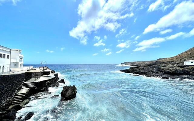 Two bedroom a few meters from Tamaduste beach
