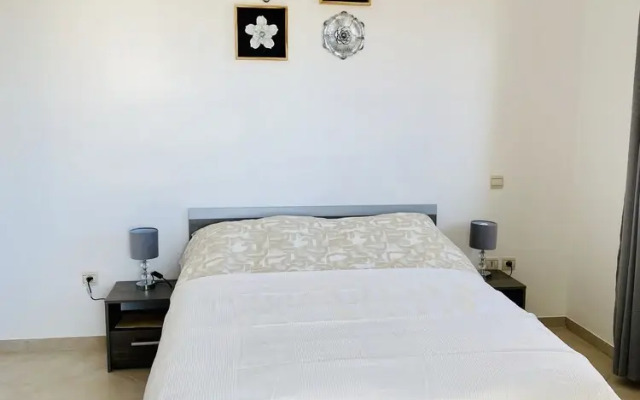 Luxury Apartment on the Marina