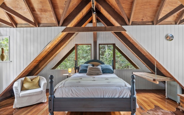 Rustic 3-bed Retreat in Springbrook – Guest Rooms – Gold Coast