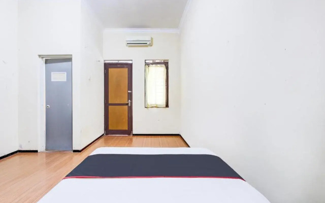 Hotel O Ump Near Rs Margono