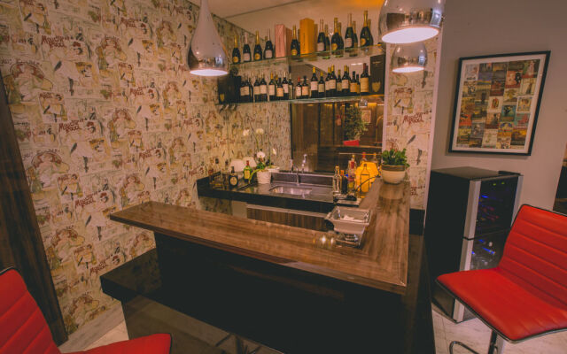 Prado Hotel Business