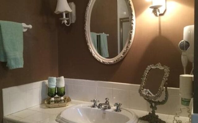 Flowertown Bed & Breakfast