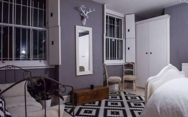 Homely 2 Bedroom Flat in North London