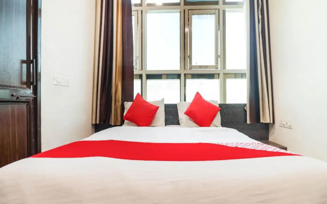 Hotel Cra by OYO Rooms