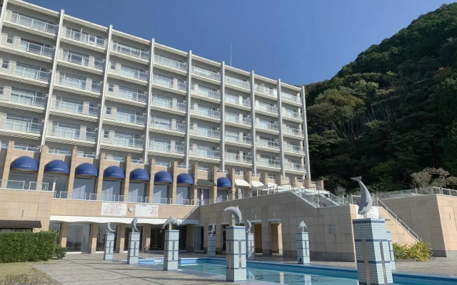 Crystal View Hotel	