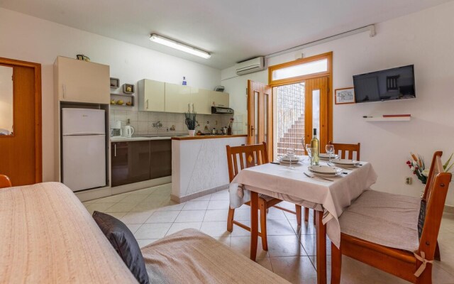 Nice Apartment in Rovinj With 2 Bedrooms and Wifi